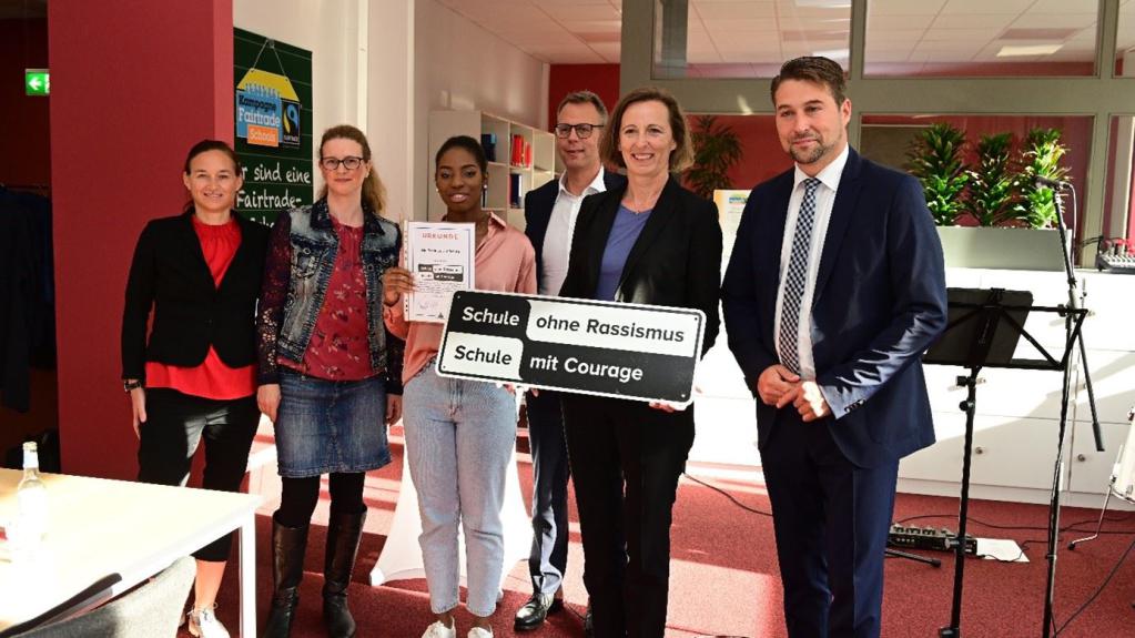 Auszeichnung zur Schule ohne Rassismus – Schule mit Courage, Foto: Stephan Hepp (RV SB)